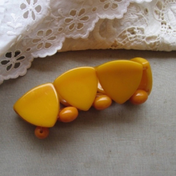 Vintage Yellow Bakelite Bracelet - Picture 2 of 5